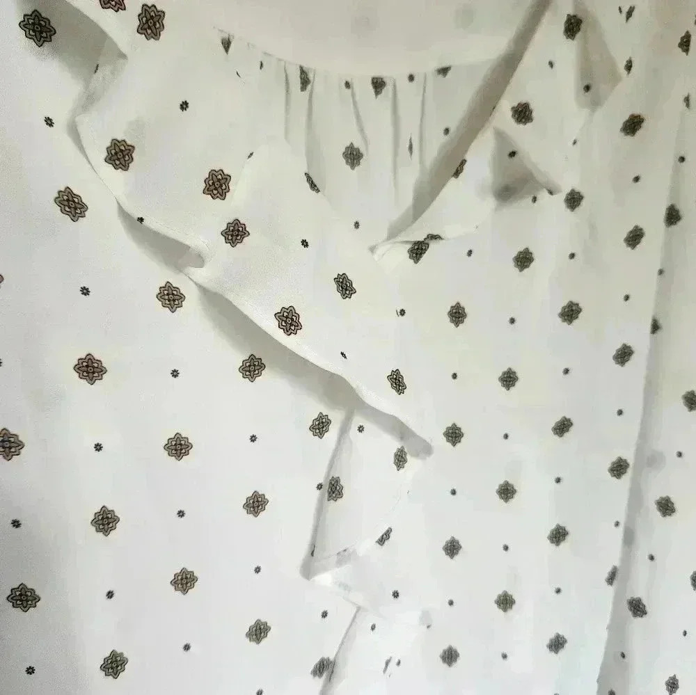 Reitmans Sheer Ruffle Blouse | Size 2x | Soft Feminine Work Top - Picture 5 of 12